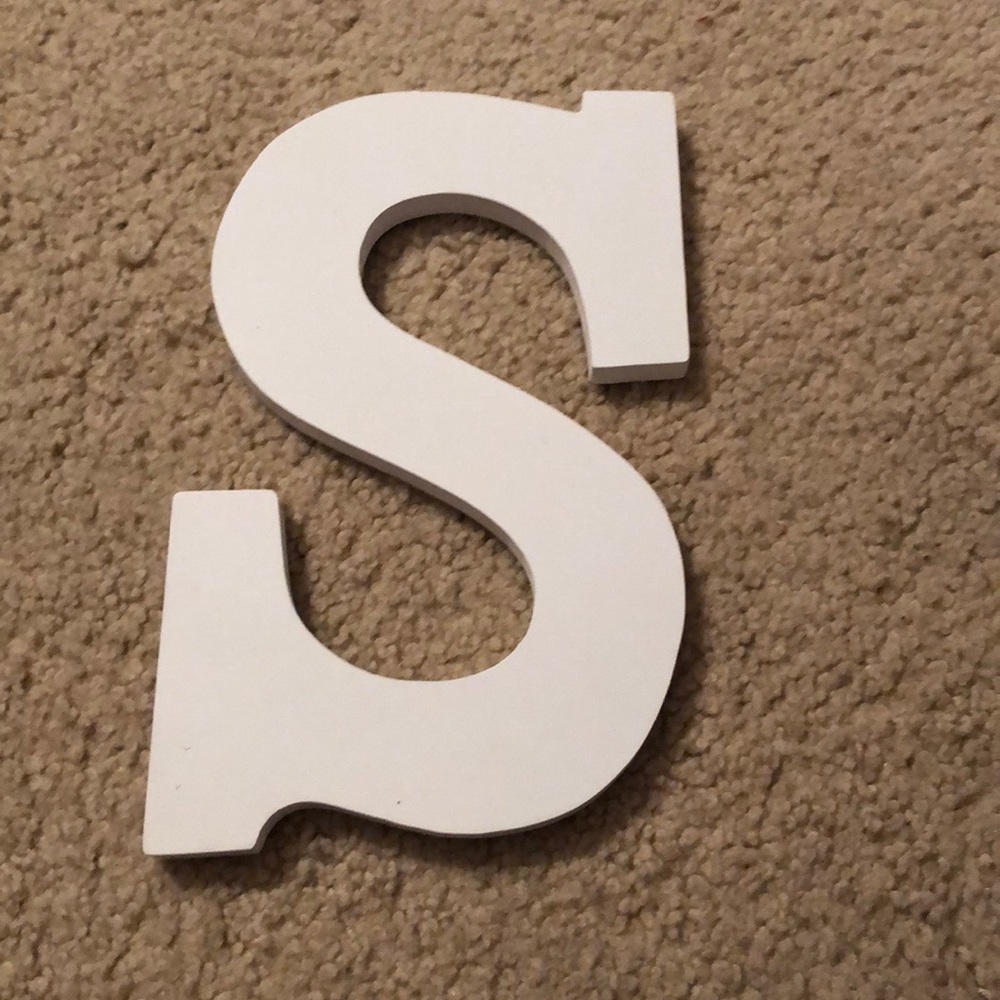 white wooden S